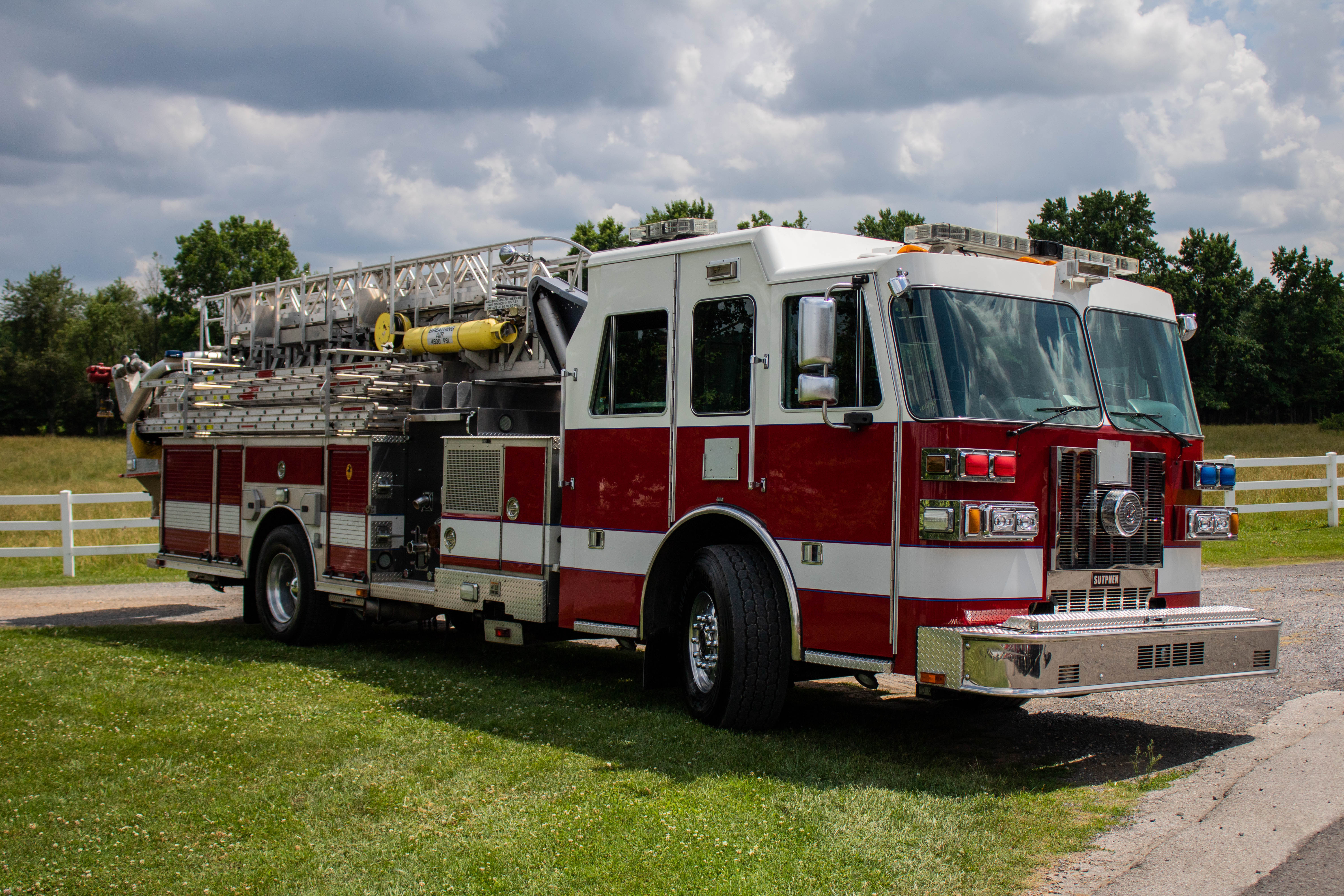 2008 Sutphen 70' Mid-Mount Platform | Used Truck Details